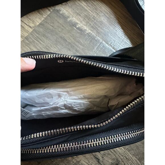 Lululemon Crossbody With Nano Pouch Black NWOT - Picture 7 of 7